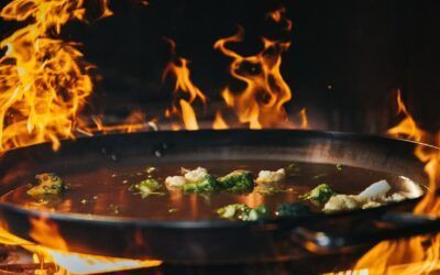 El arte de la cocción a la leña en la cocina mediterránea